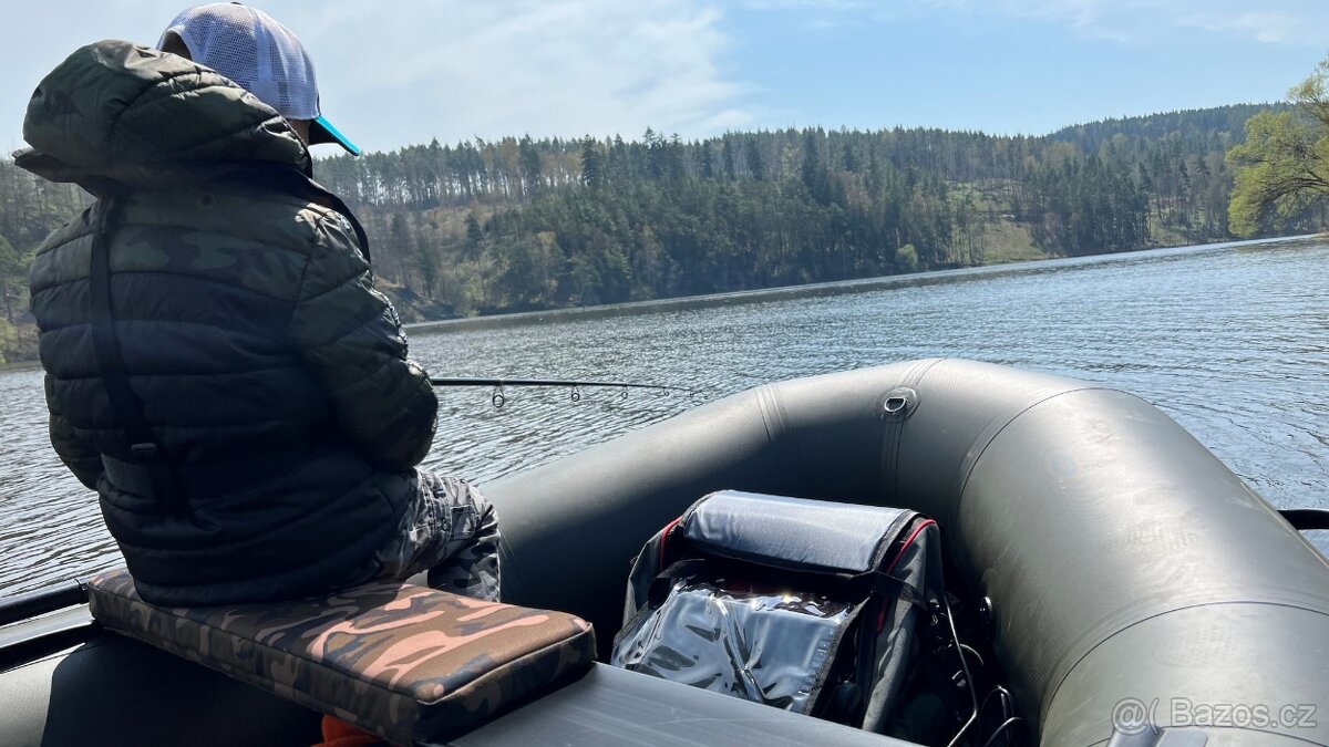 Nafukovací člun na ryby s veškerým příslušenstvím - 2