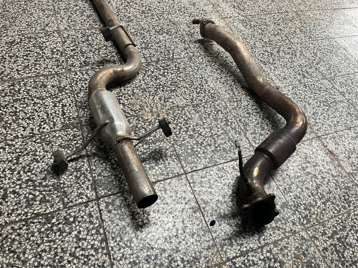 Subaru Impreza turbo - kompletní výfuk - 2