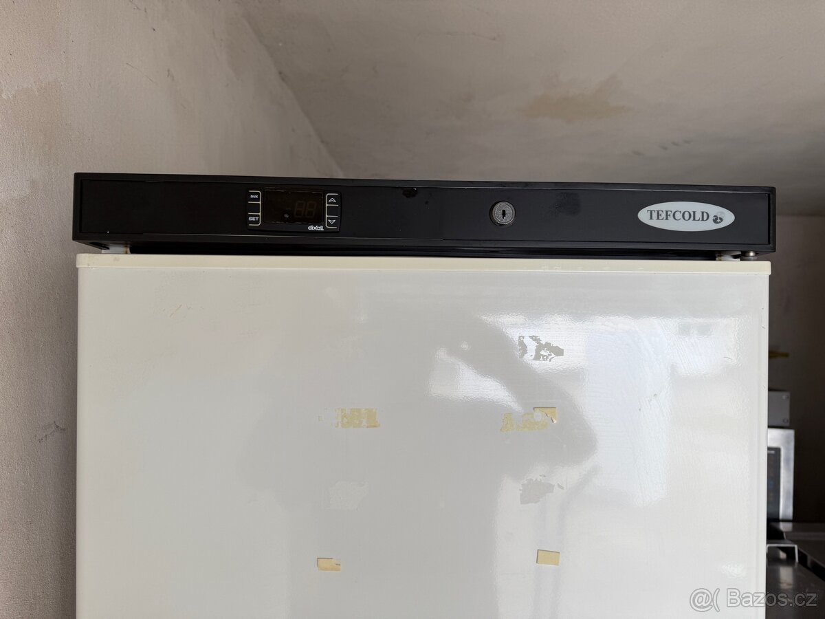 Chladicí skříň Tefcold UR400 - 2