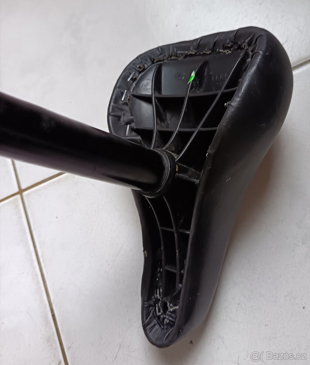 BMX, Dirt sedlo Mongoose - 2