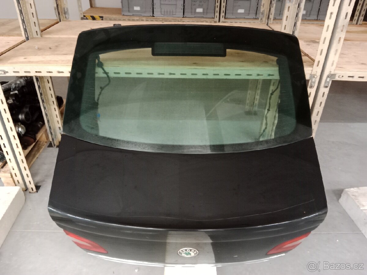 Superb 2 zadní dveře - 2