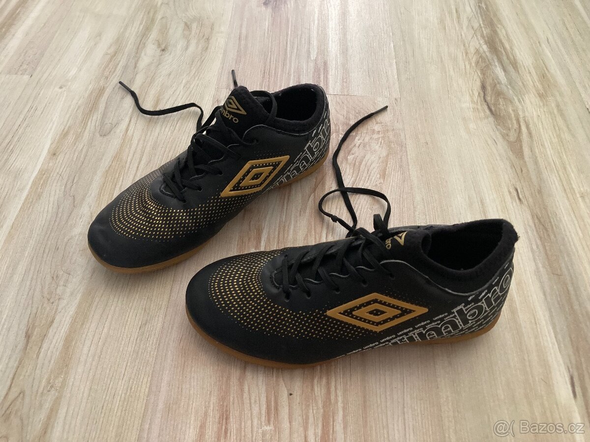 Dětské sálové boty Umbro - 2