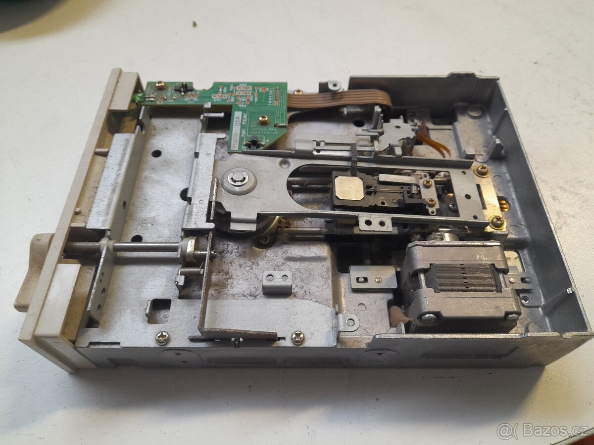 Disketová mechanika 5,25 TEAC - 2