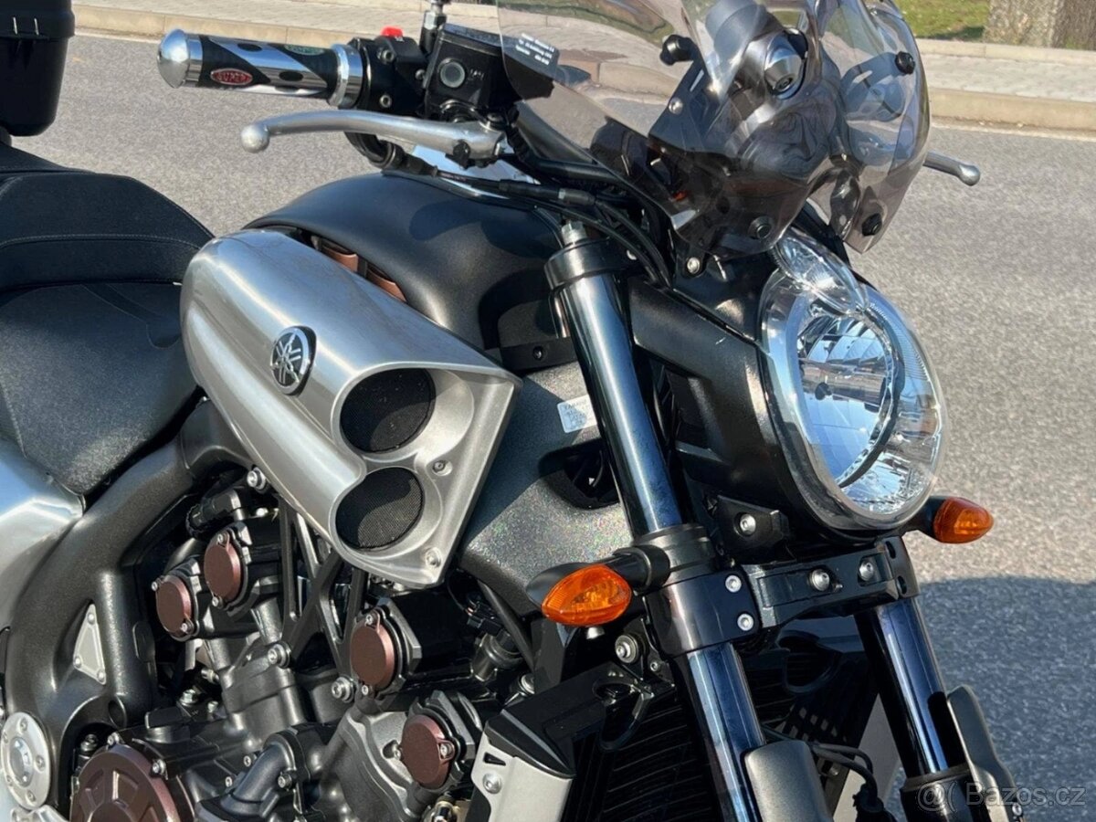 Yamaha V Max - 2