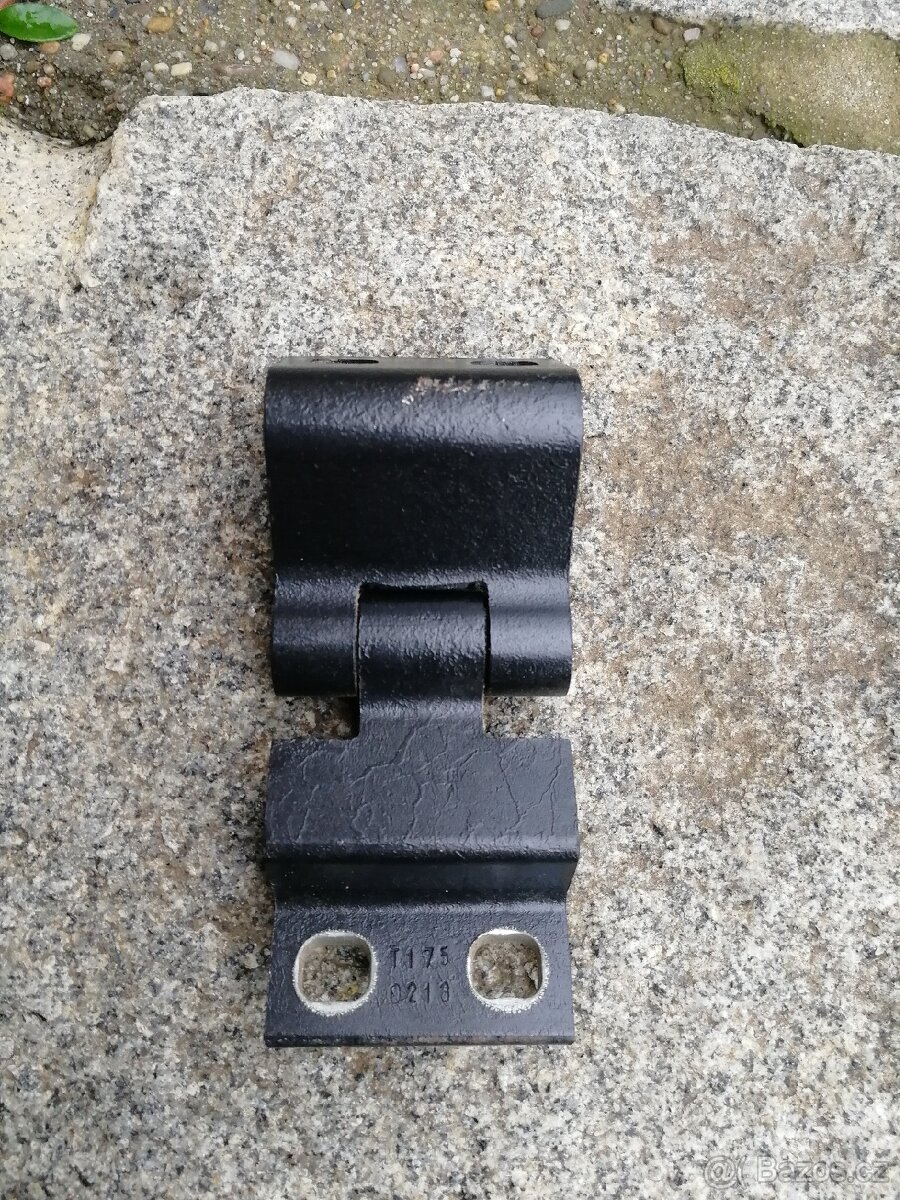 Závěsy zadních dveří Fiat Doblo - 2