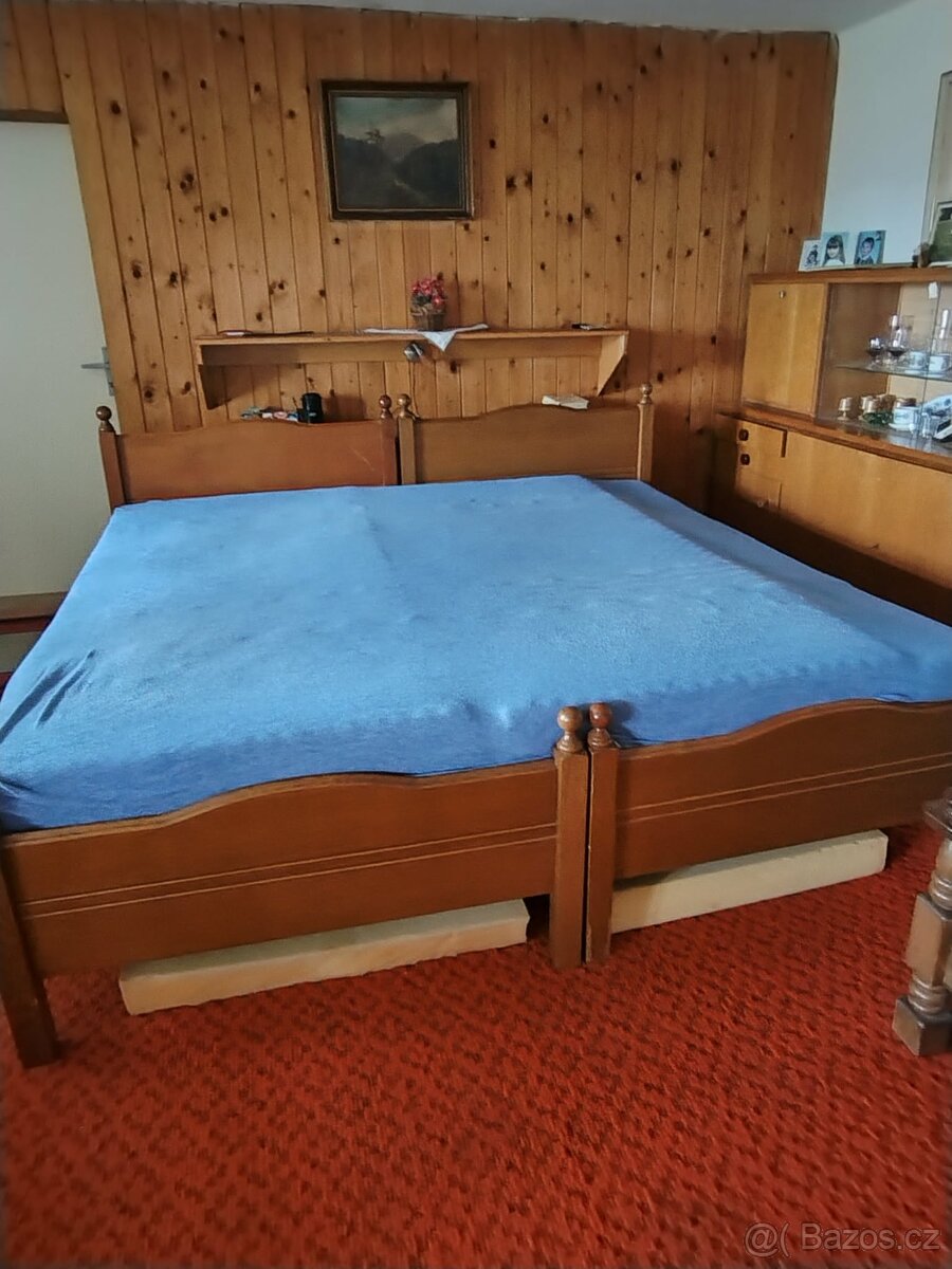 Prodám dvě postele a sedací soupravu - 2