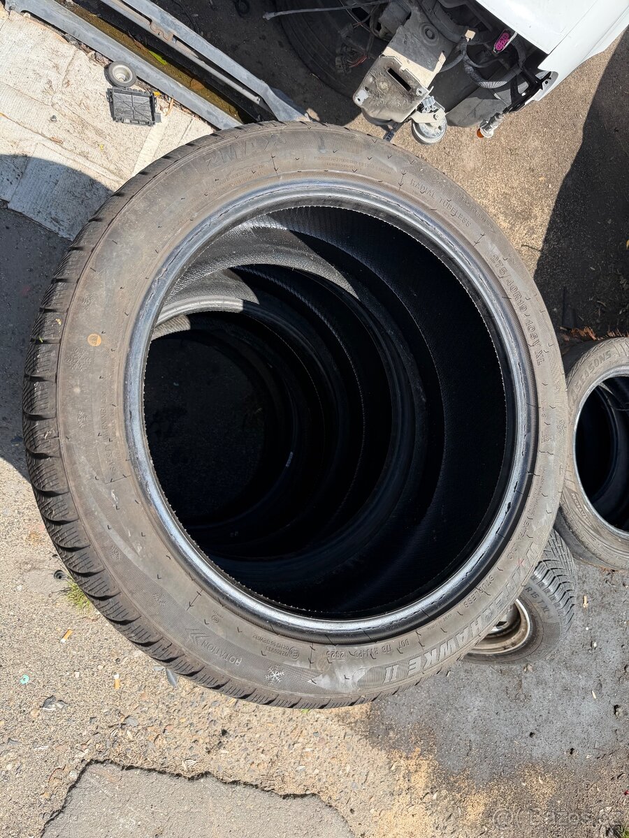 Pneu 245/45/19 a 275/40/19 R19 - 2