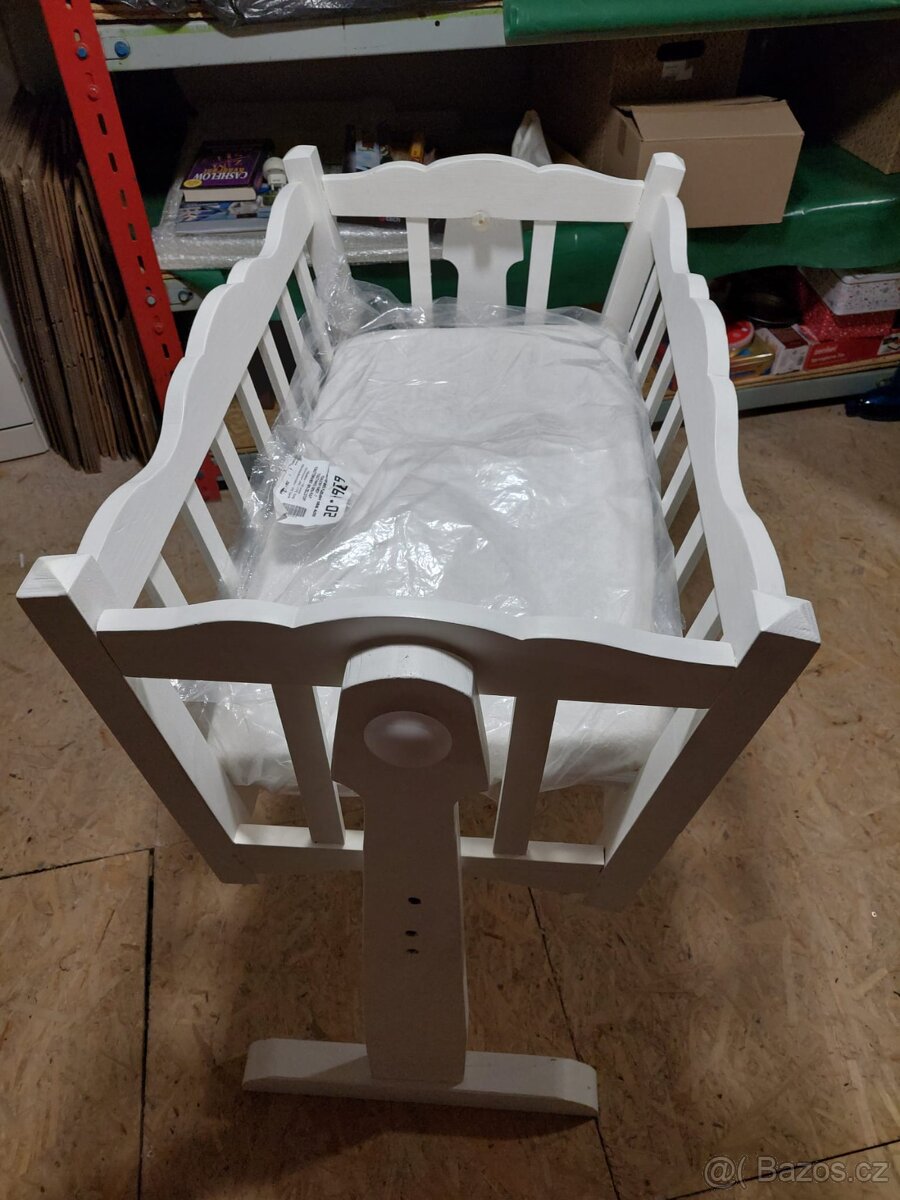 Dětská dřevěná kolébka - 2