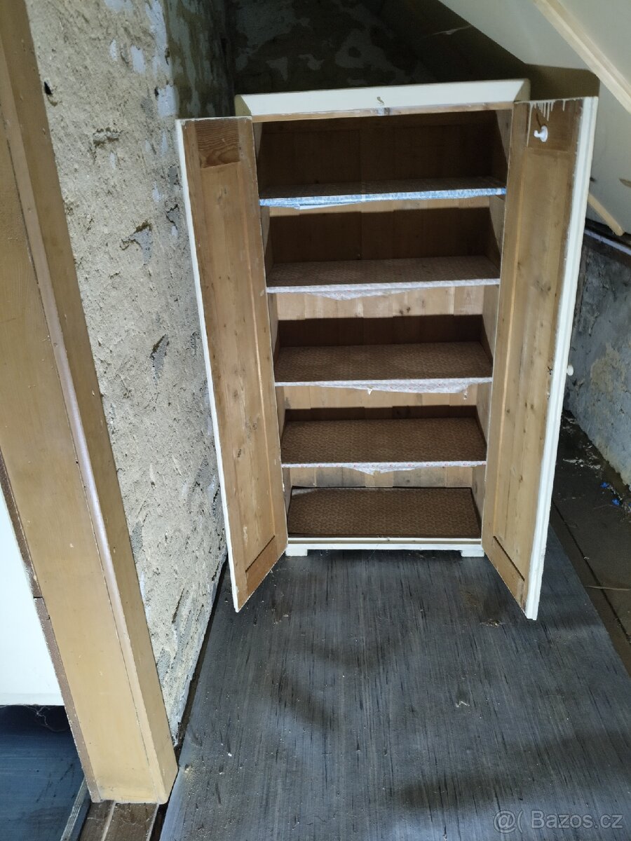 Skříň -skrinka - 2
