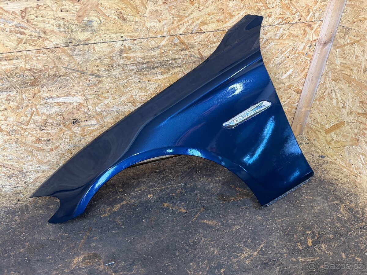 LEVÝ PŘEDNÍ BLATNÍK BMW F10/F11 IMPERIALBLAU BRILLANTEEFEKT - 2