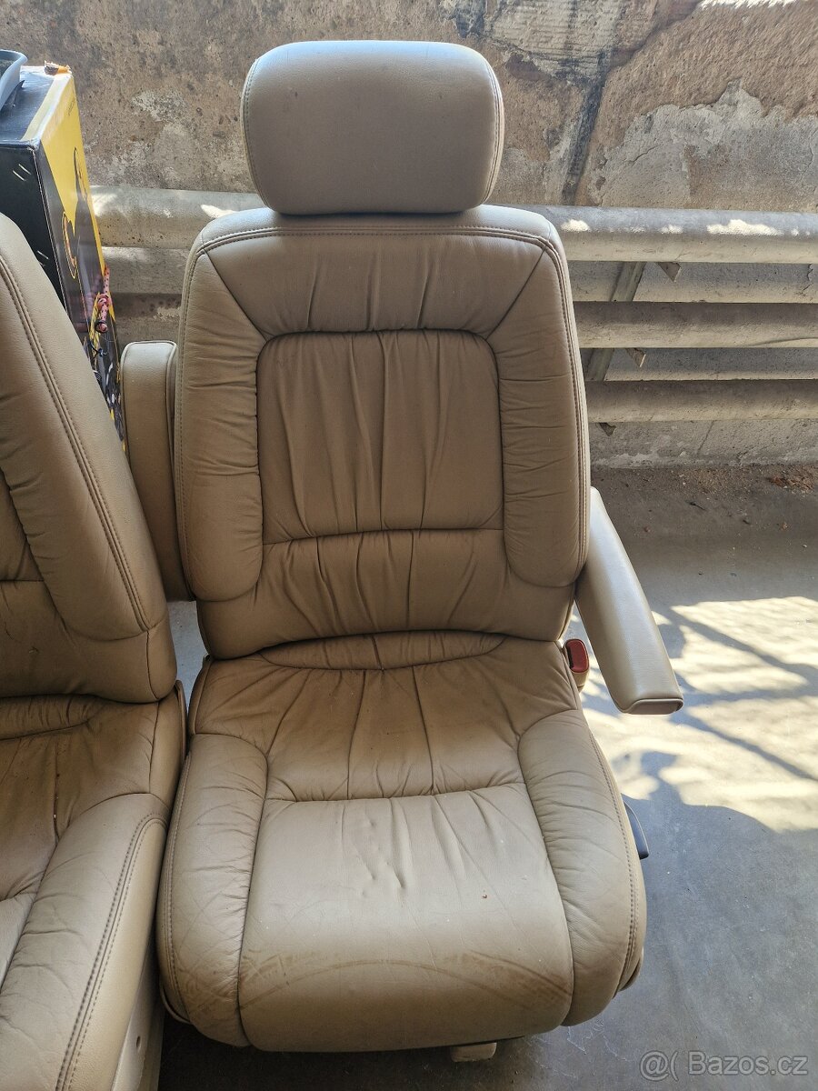 Chrysler Voyager 3.3 benzin náhradní díly 1994 - 2