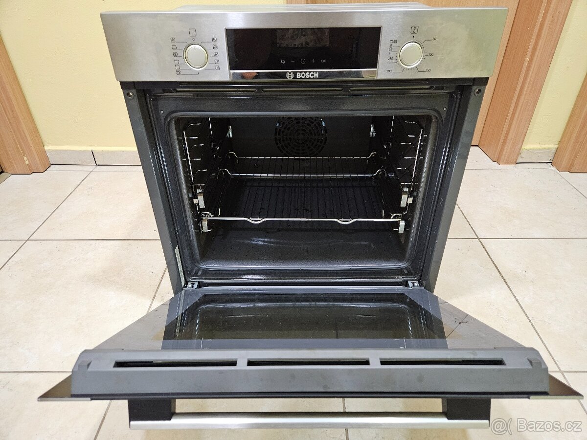 Vestavná horkovzdušná trouba Bosch - 2