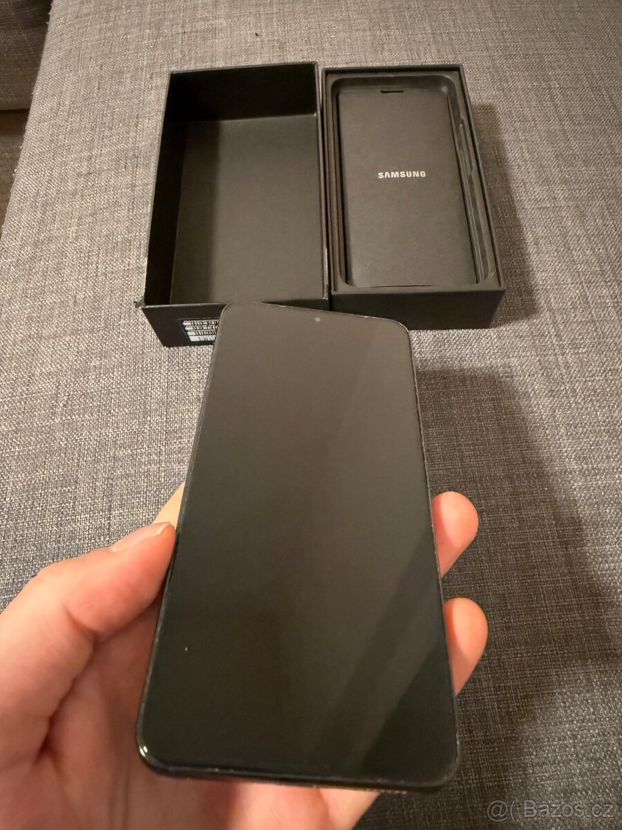 Samsung Galaxy S22 - 2