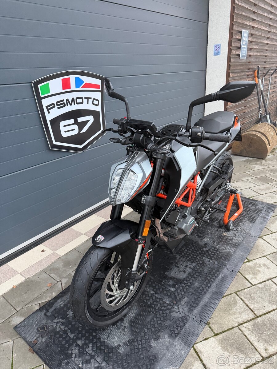 KTM Duke 125 rok 2022 - 2