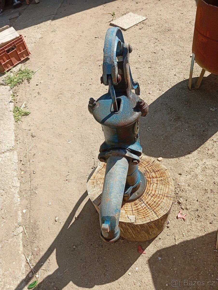 Ruční pumpa na vodu - 2