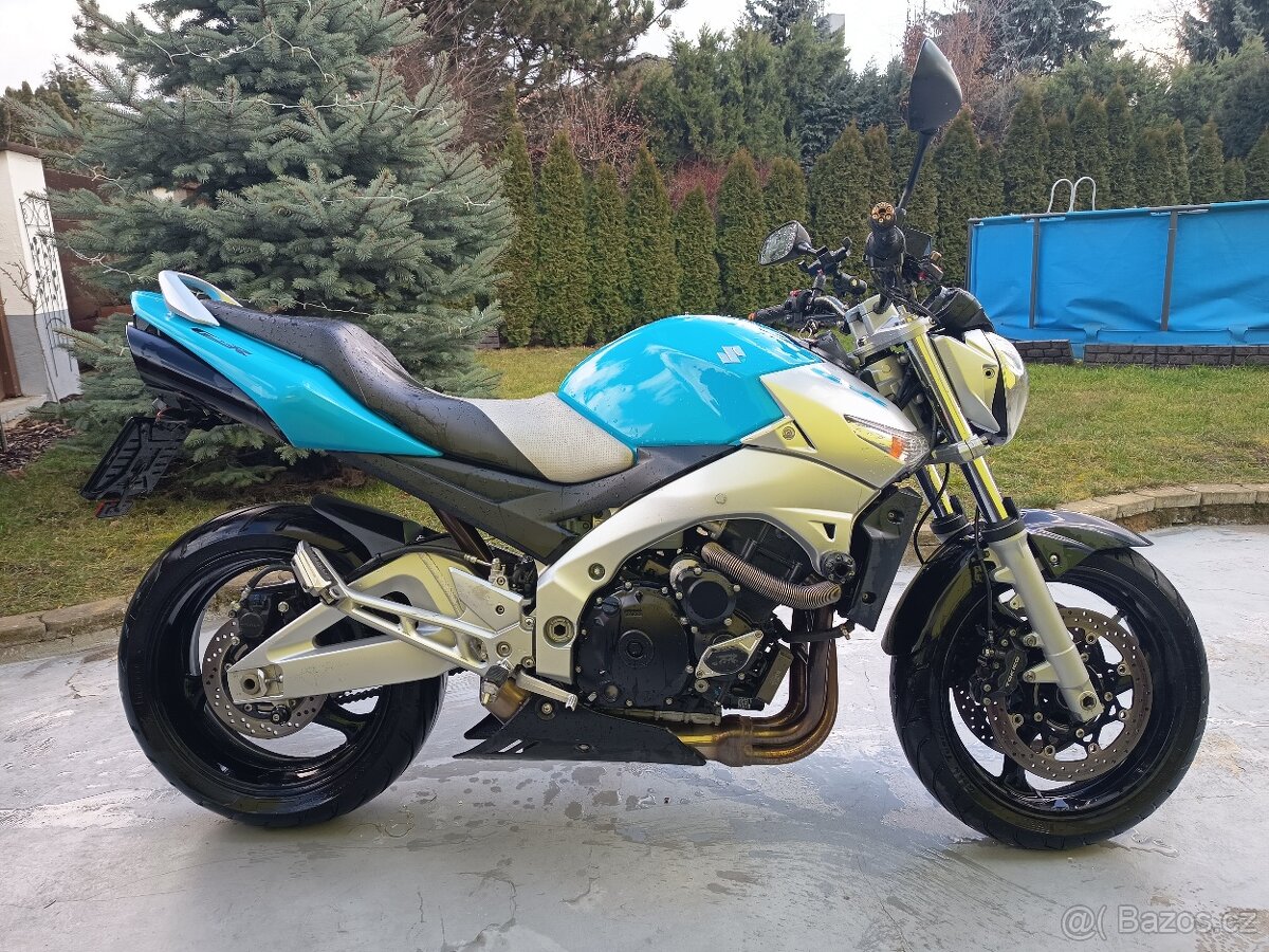 Suzuki GSR 600 - 2