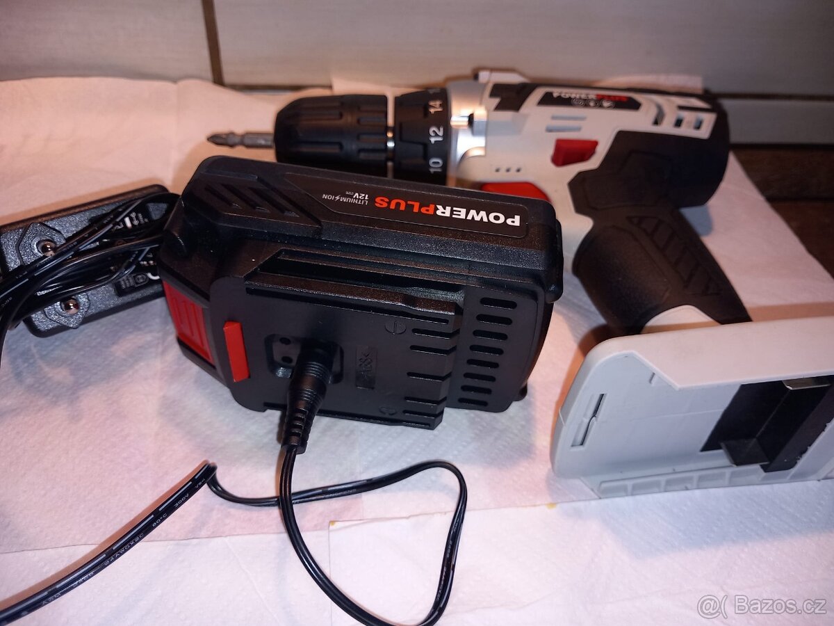 AKU ŠROUBOVÁK / VRTAČKA - 2