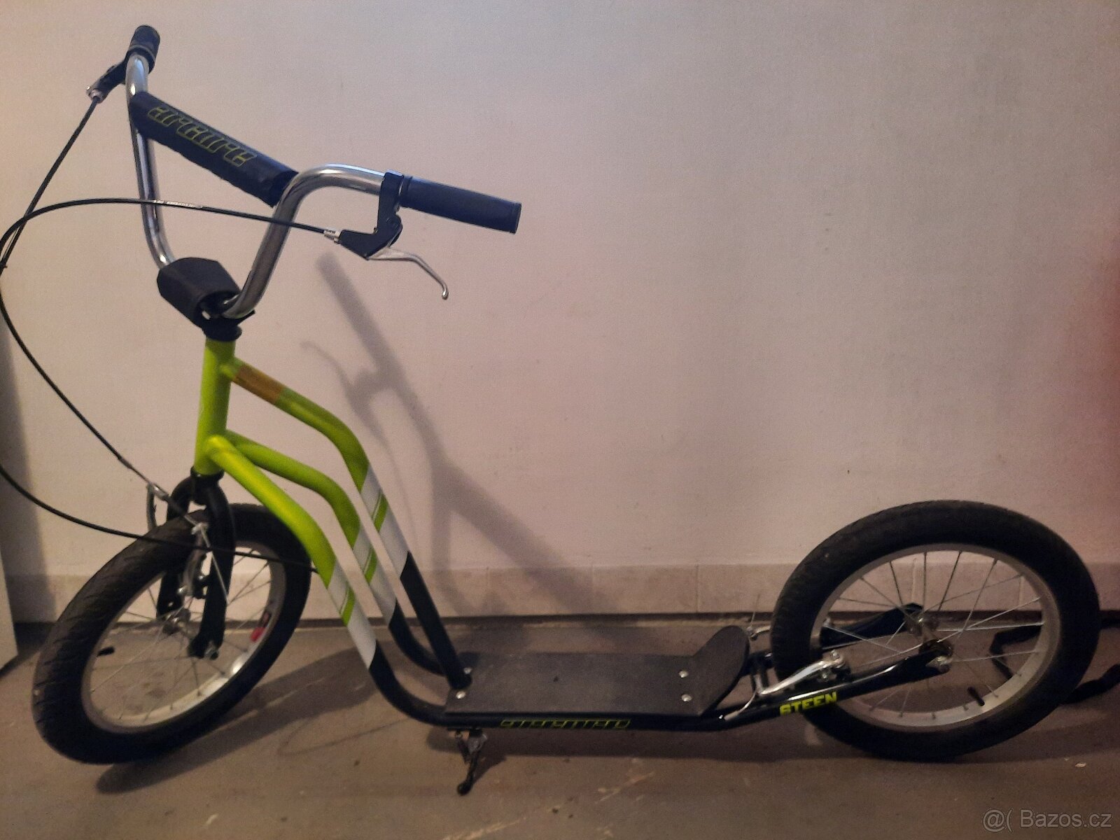 Prodám dětskou koloběžku Arcore - 2