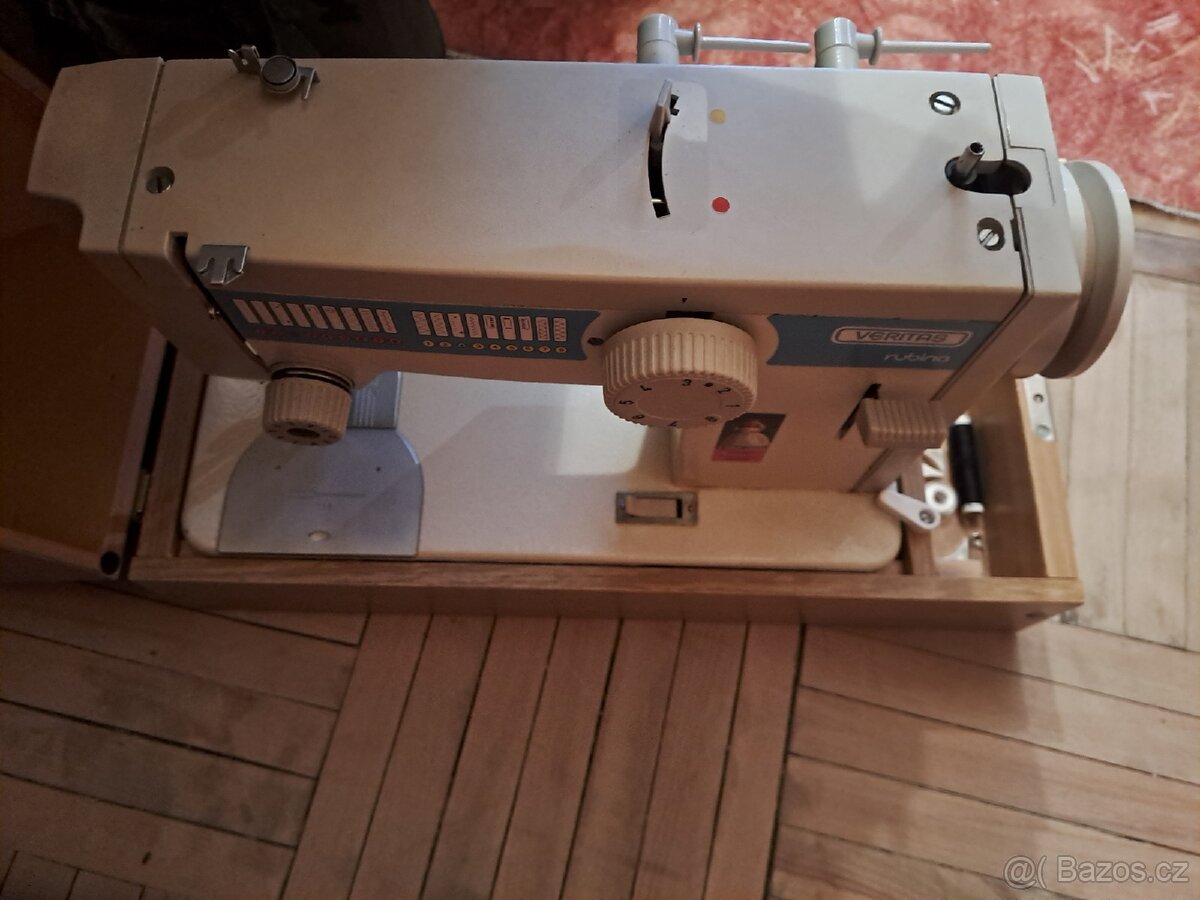 Šicí stroj retro - 2