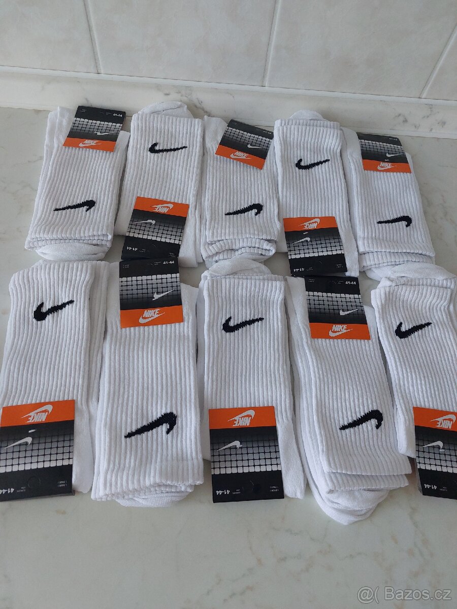Bílé ponožky Nike vel. 41-44 - 2