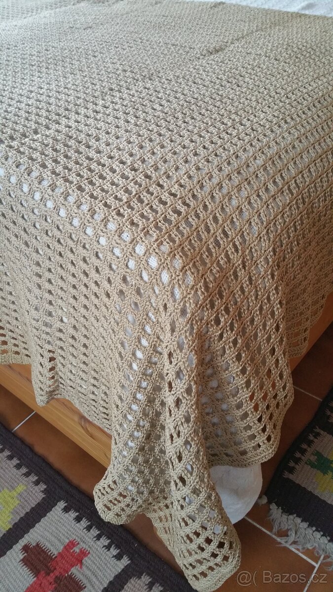 Provázkový přehoz přes postel - 2