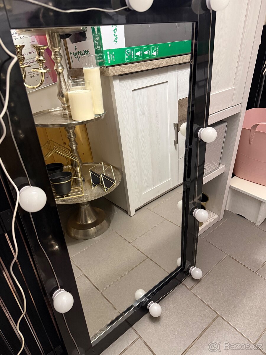 Zrcadlo se světly - 2