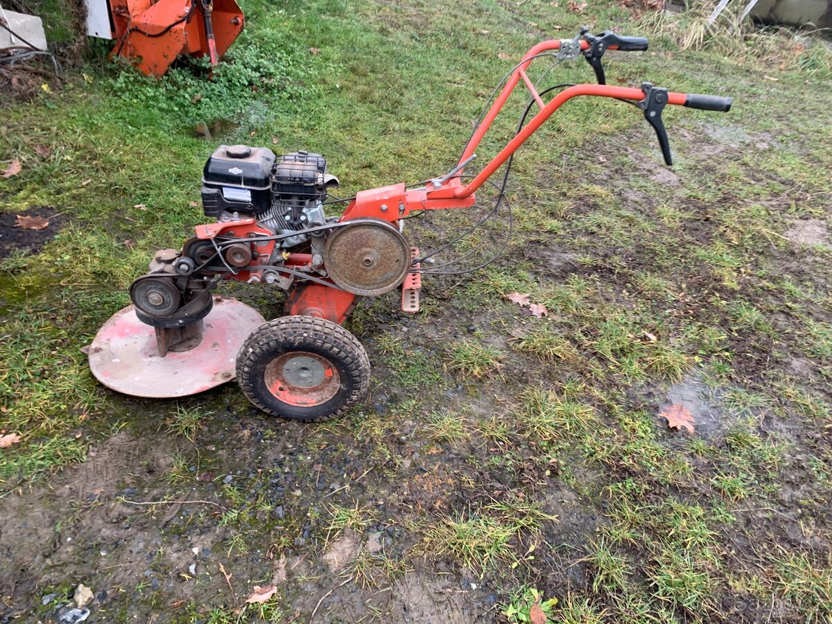 Zahradní traktor - 2