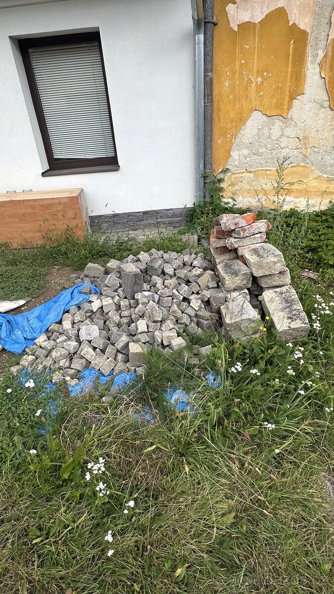Nechám za odvoz kostky + obrubníky - 2