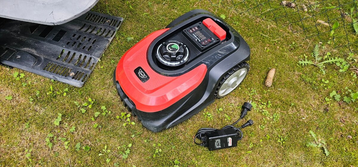 Robotická sekačka s GPS trackerem proti krádeži - 2