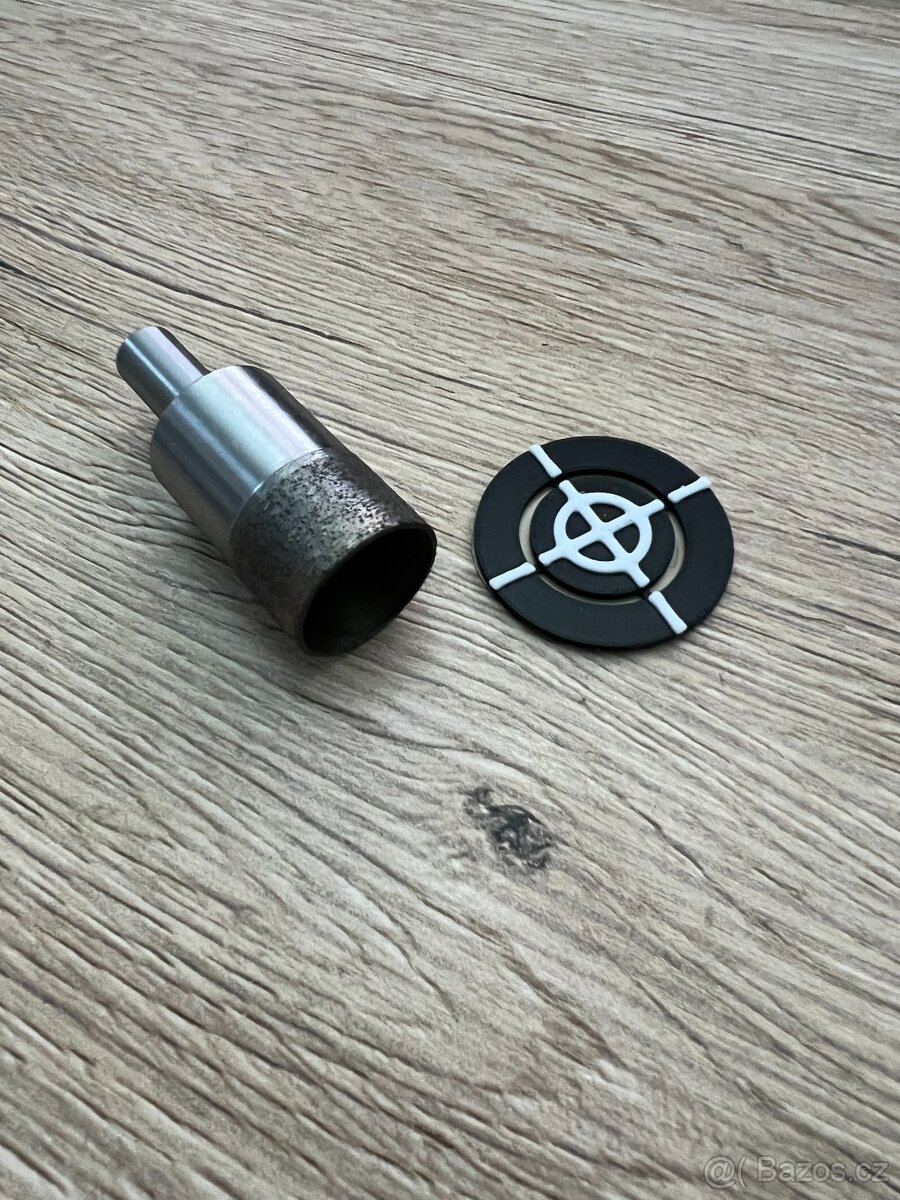 Skrytý věšák pod obklad - 2