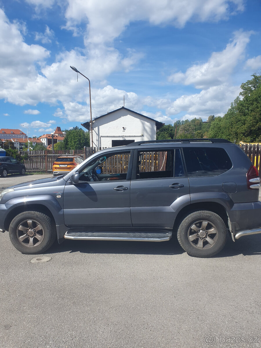 Toyota Land Cruiser 150 - 2