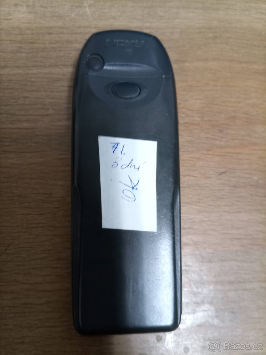 Retro mobil Nokia 6210 s příslušenstvím - 2
