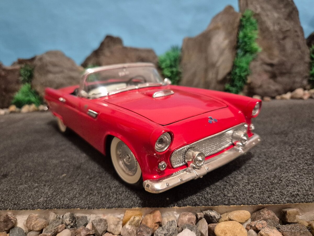 prodám model 1:18 ford thunderbird 1955 - 2