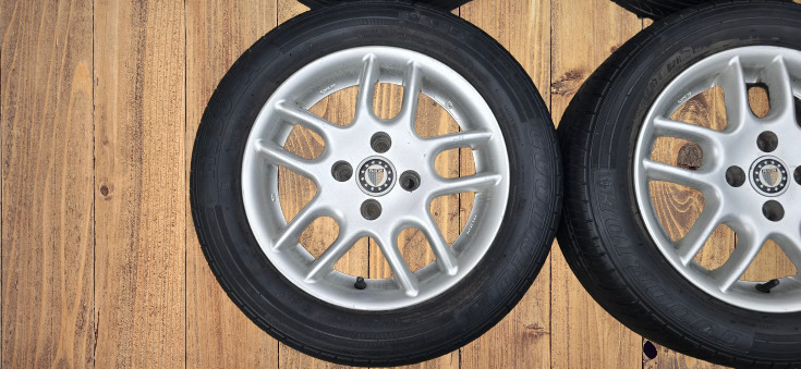 ALU  14" 4x100  ET38 s celoročními pneu 185/60/14 - 2