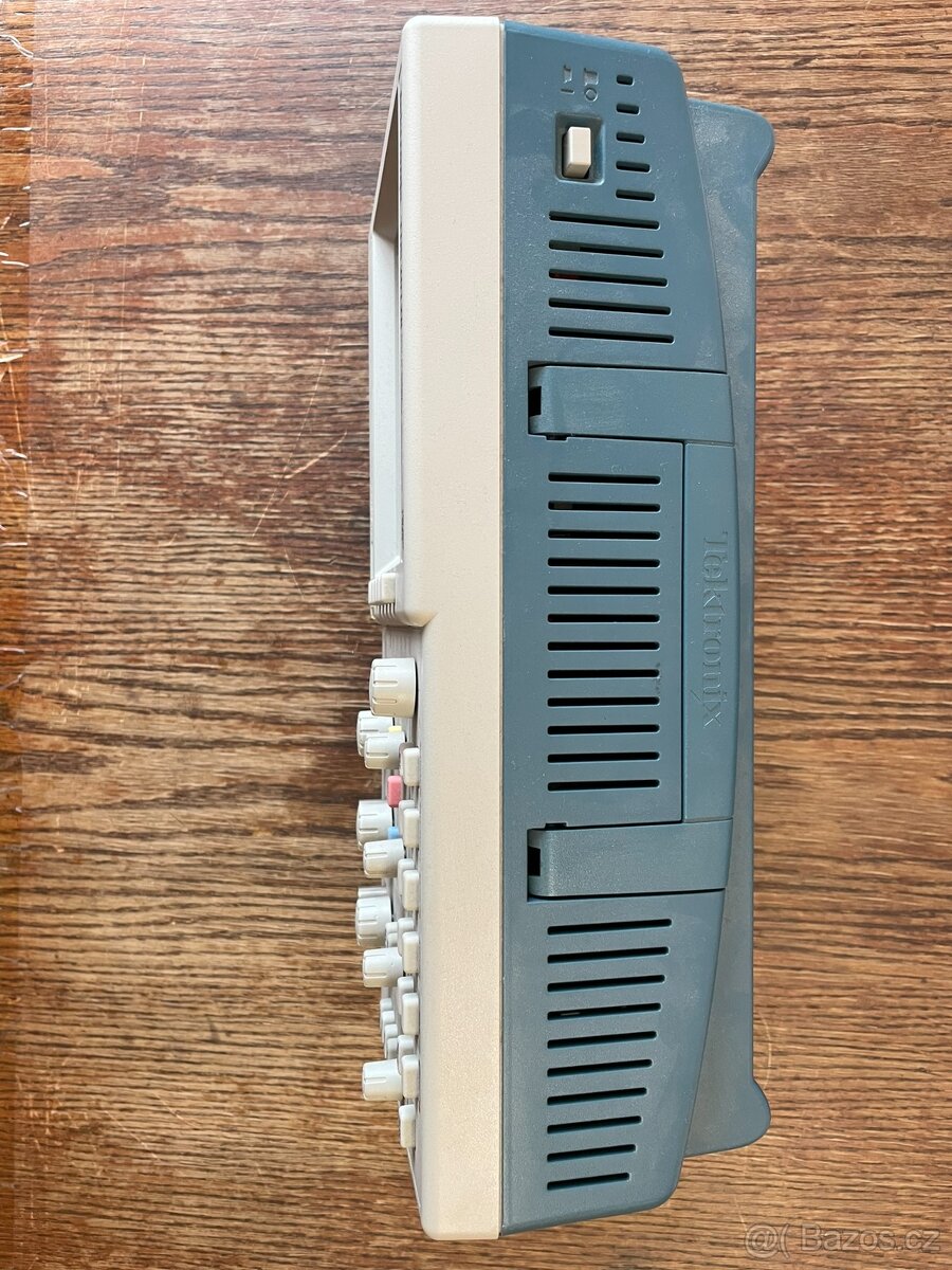 Tektronix TDS 2012B osciloskop - 2