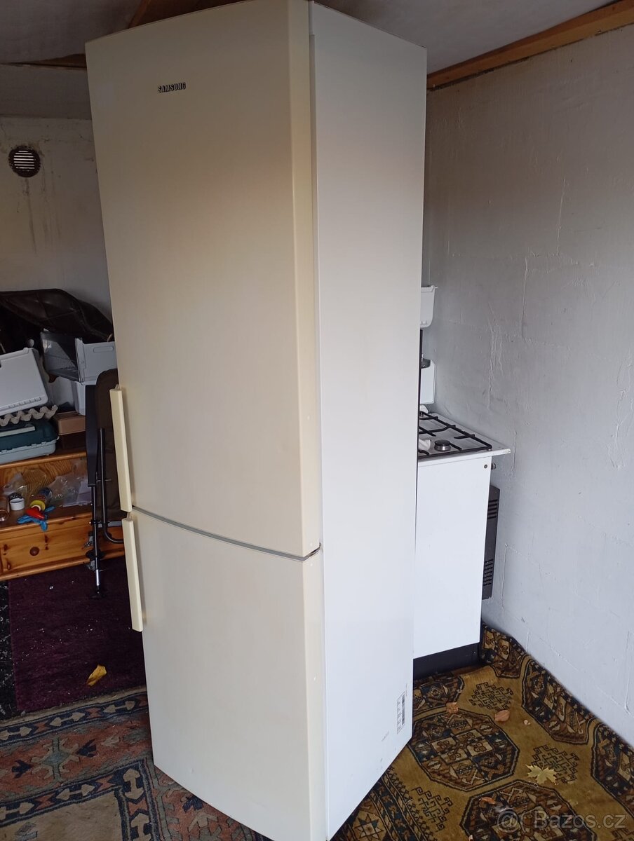 🧊 Samsung– kombinovaná lednice, 332 l, statické - 2