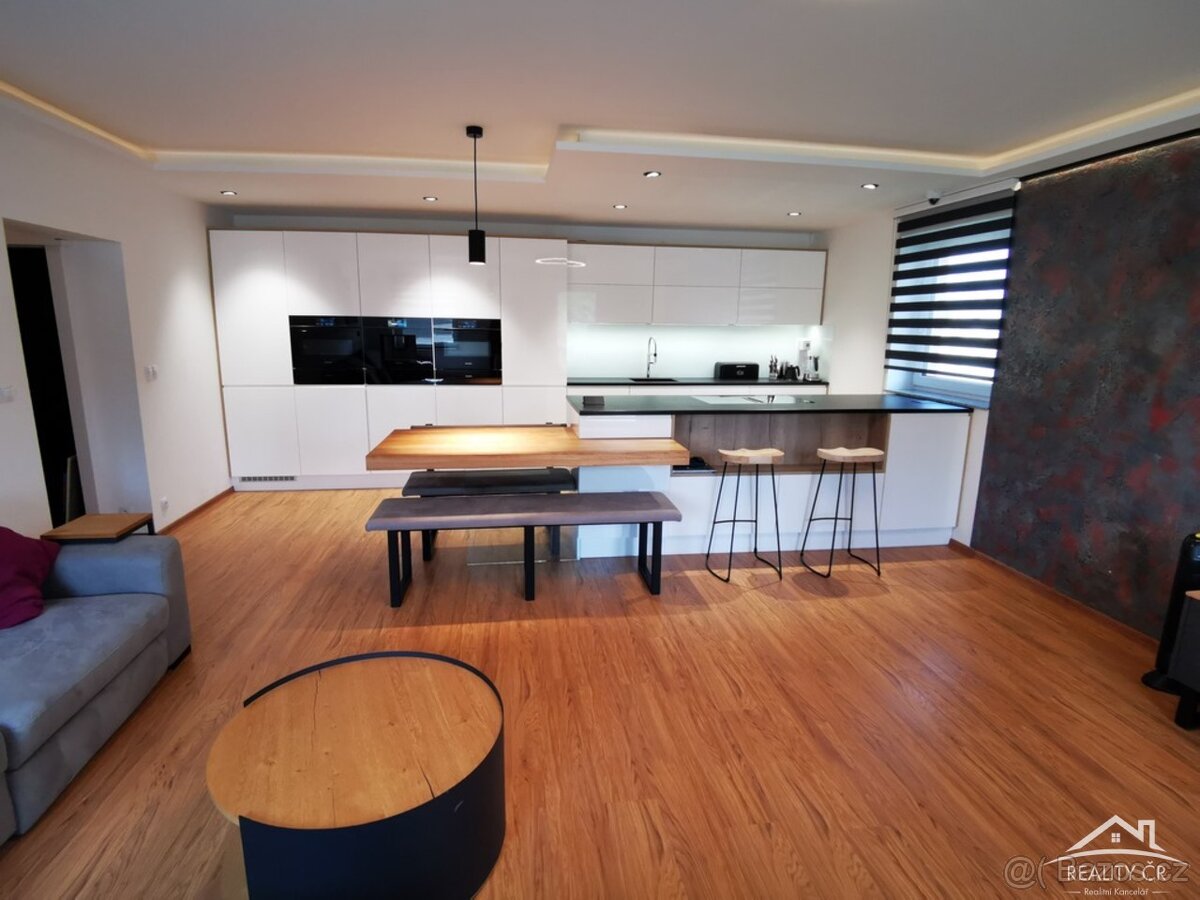 Prodej luxusního bytu 3+kk Polná - 2