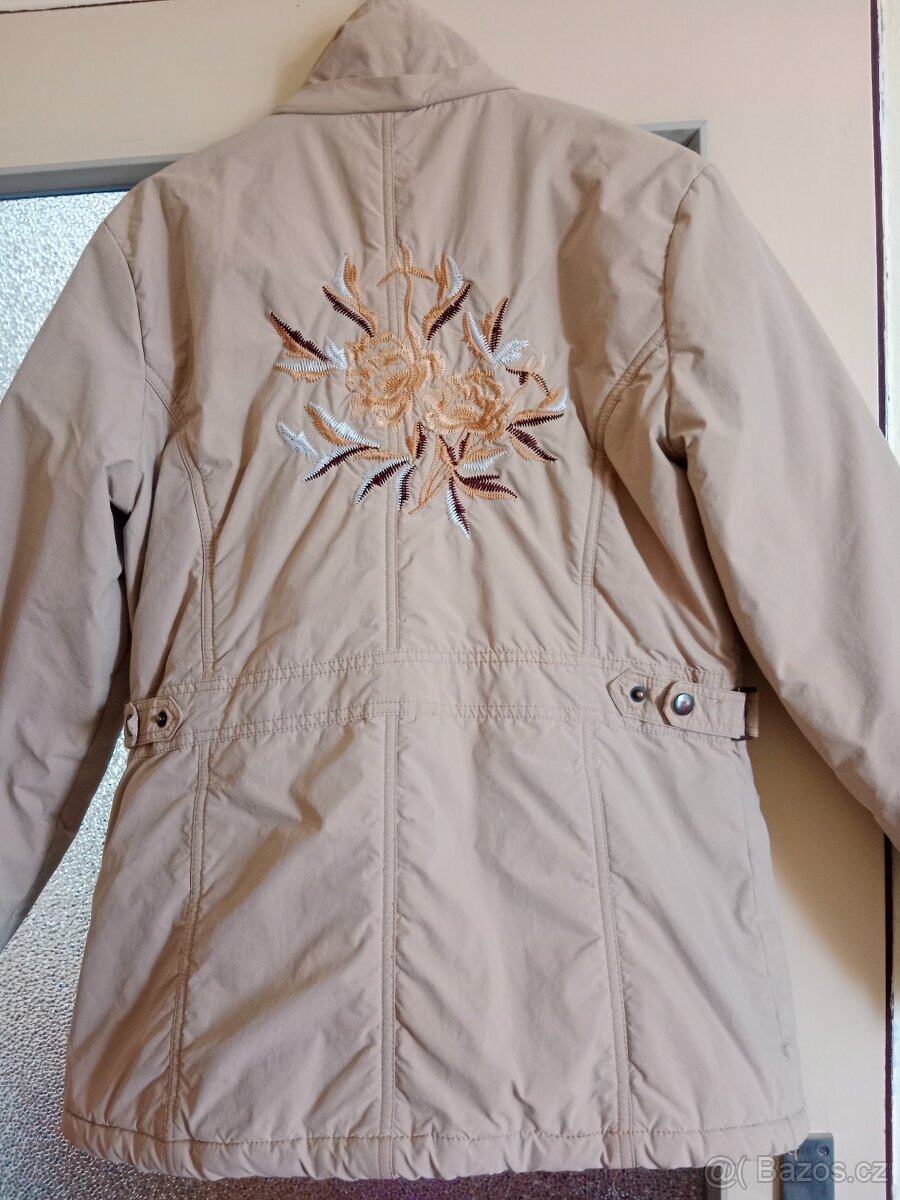 Dámská béžová zimní bunda na zip - 2