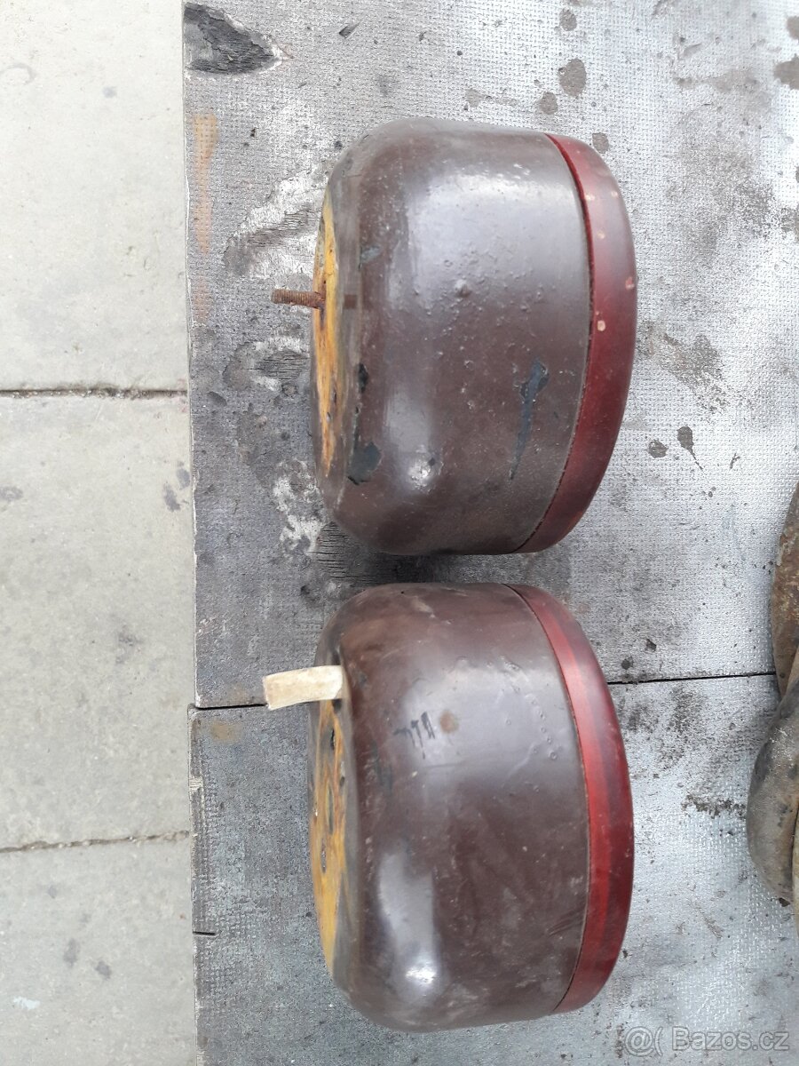 Zadní lampy Liaz, Tatra, škoda, RT, Praga,V3S, RND a další - 2