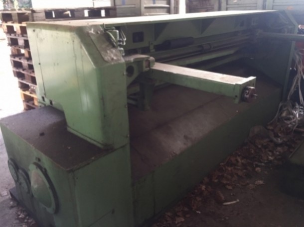 MM5/2500 tabulové nůžky, vyrobené v roce 1980 - 2