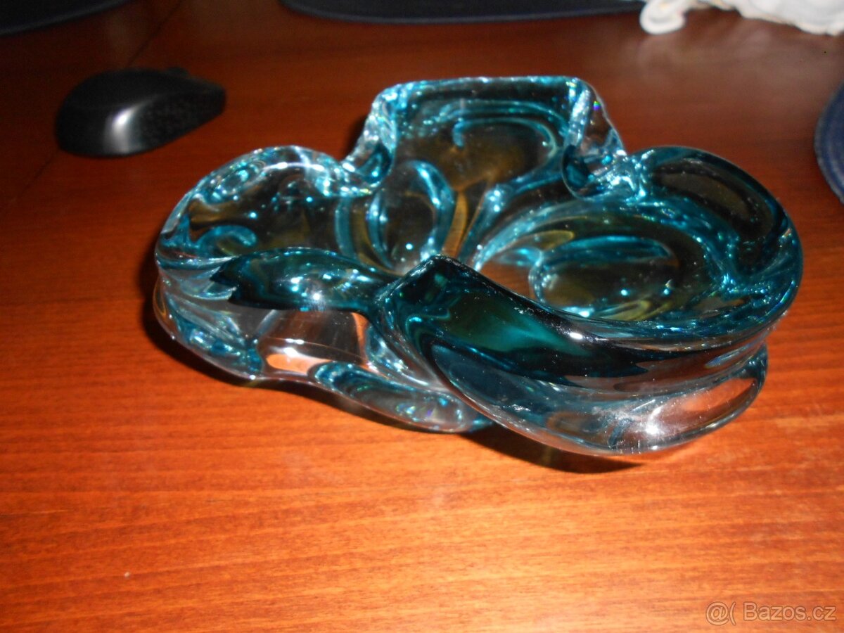 retro popelník. - 2