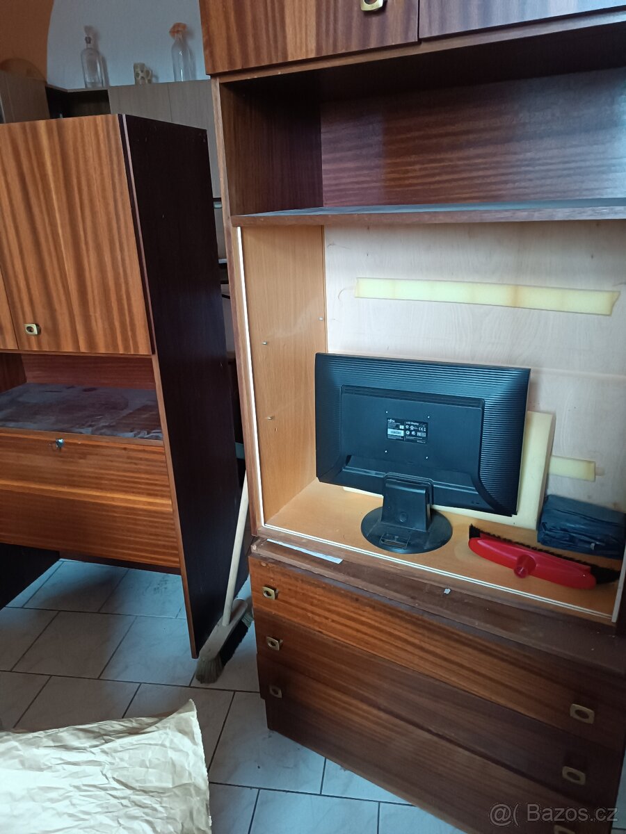 zdarma obývaci stěna - 2