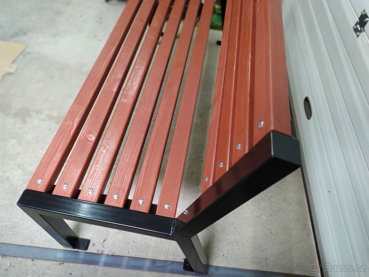 Nová zahradní lavička - 2