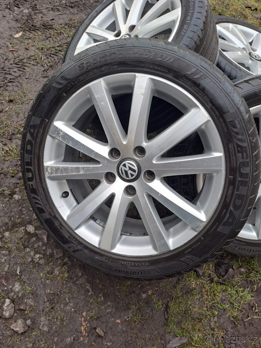 Alu kola 5x112 originál VW 235/45 R17 - 2