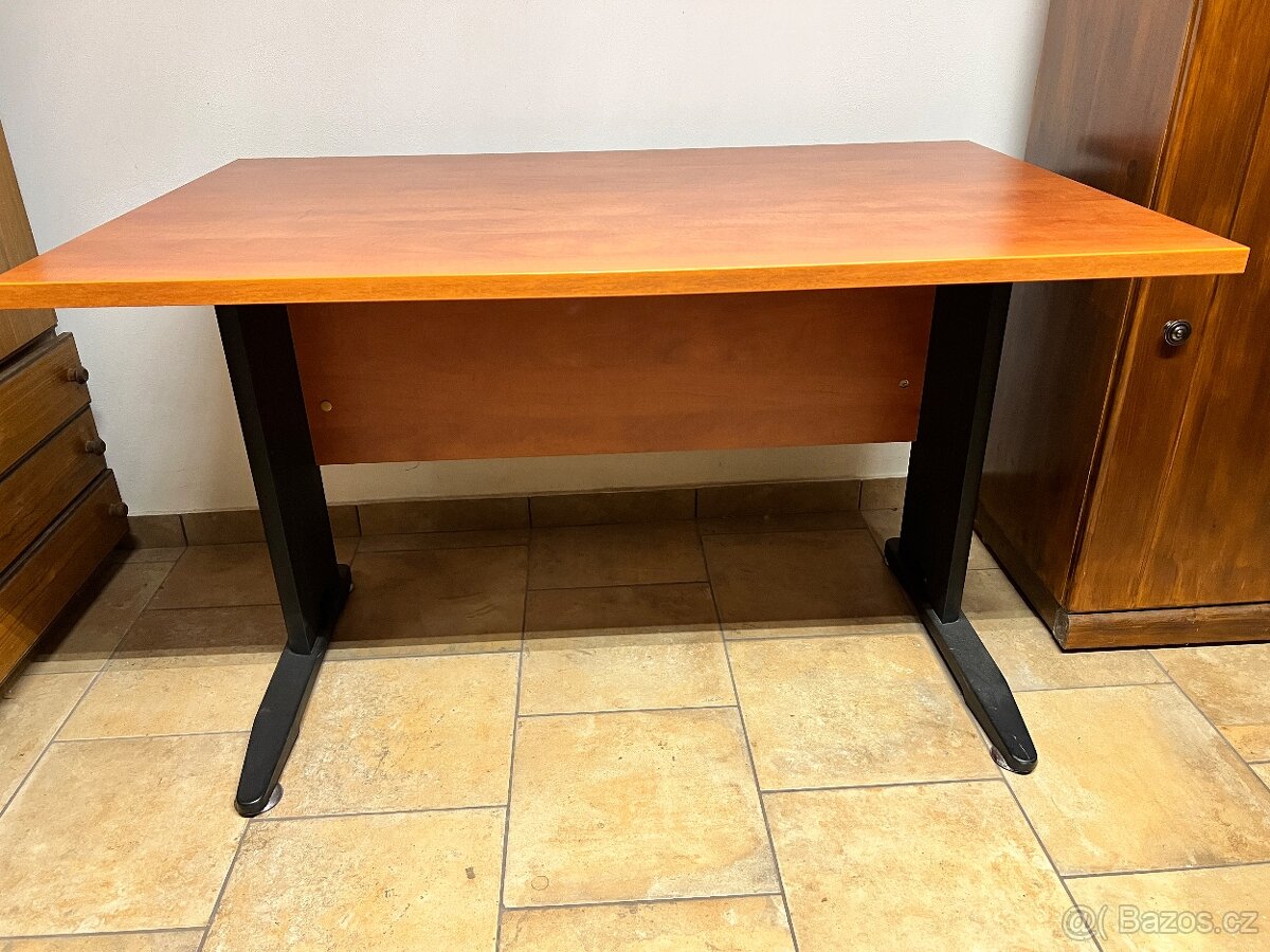 Kancelářský stůl - 2