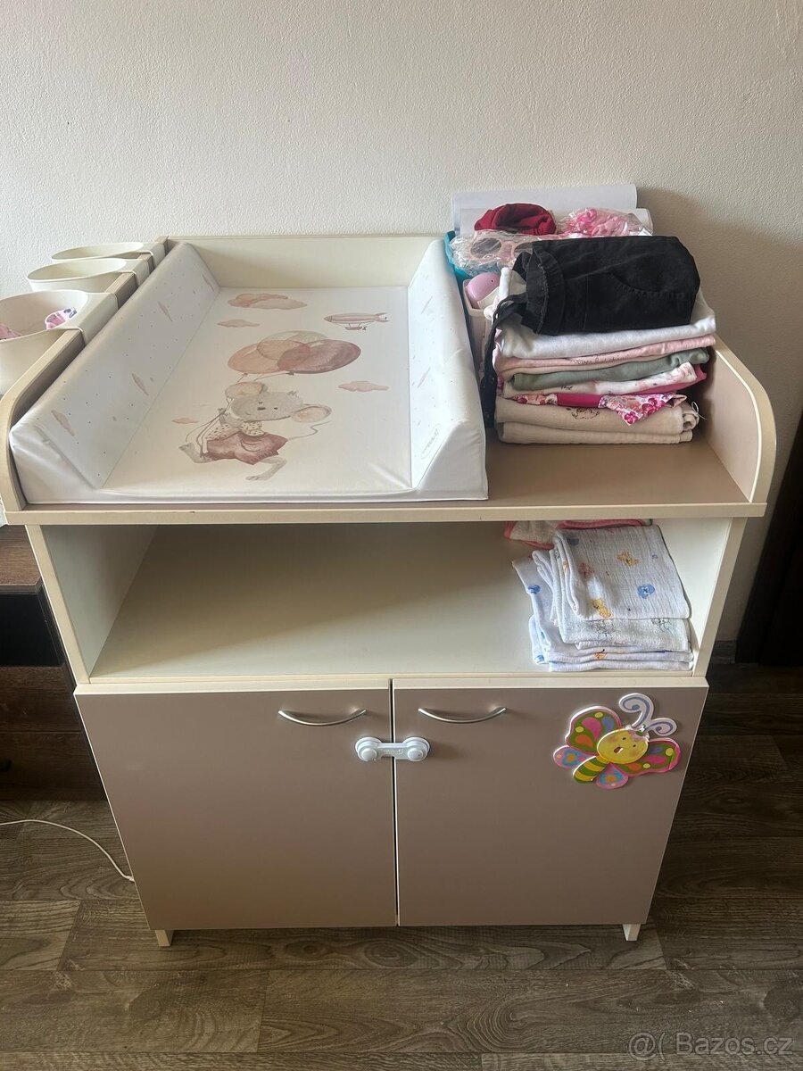 Přebalovací pult s komodou - 2