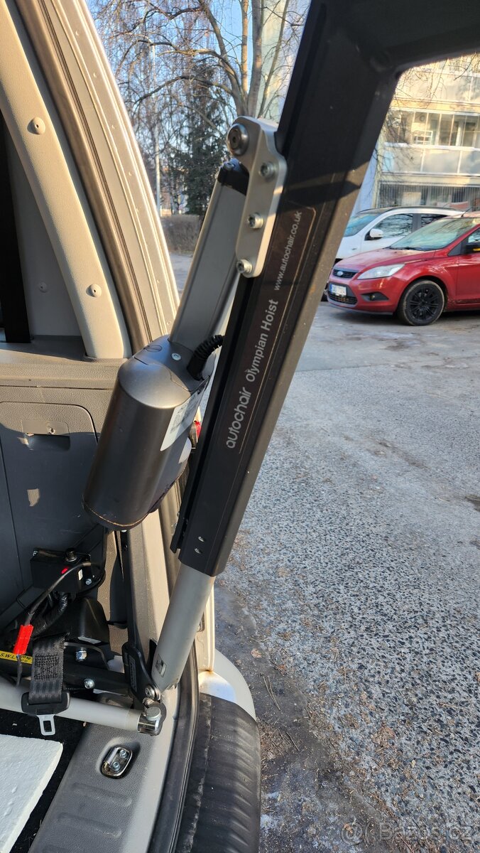 Jeřábek pro invalidní vozík - 2