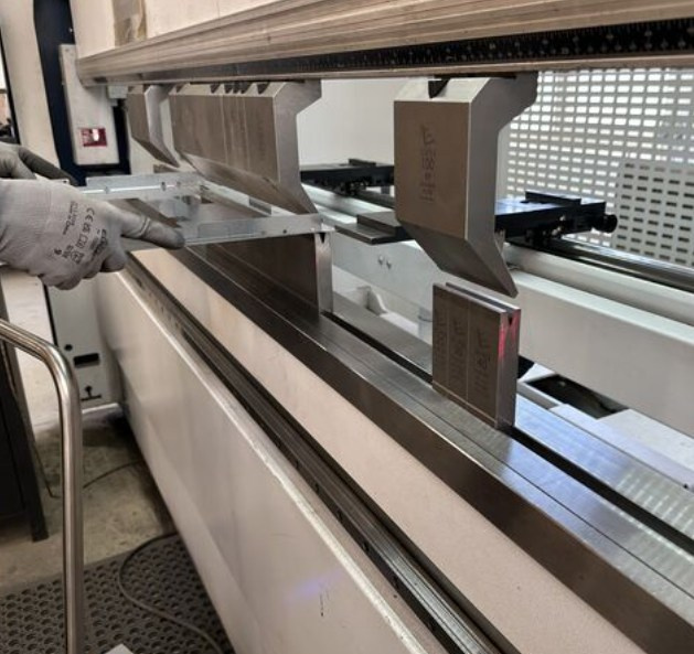 Lisy - ohraňovací TRUBEND 3100 (B26) - 2