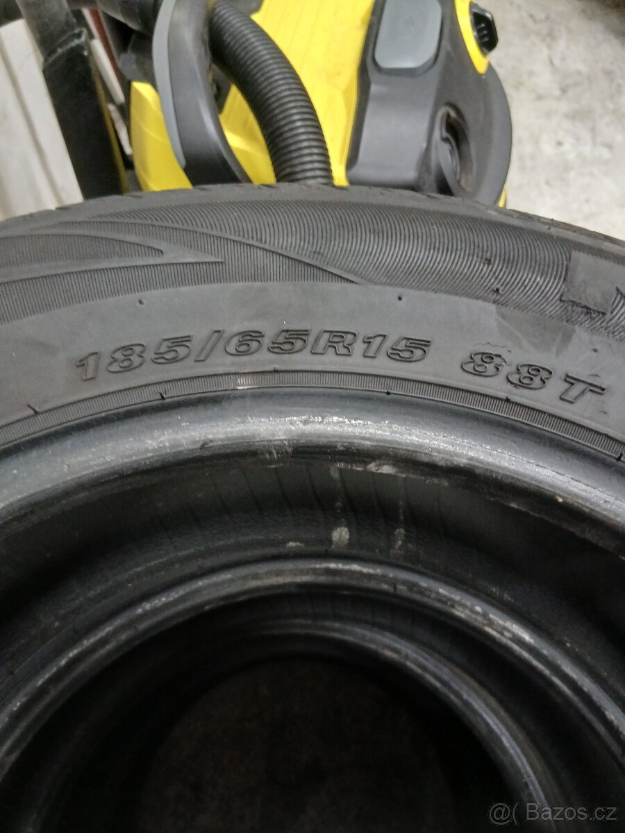 Letní pneu 185/65/15 - 2