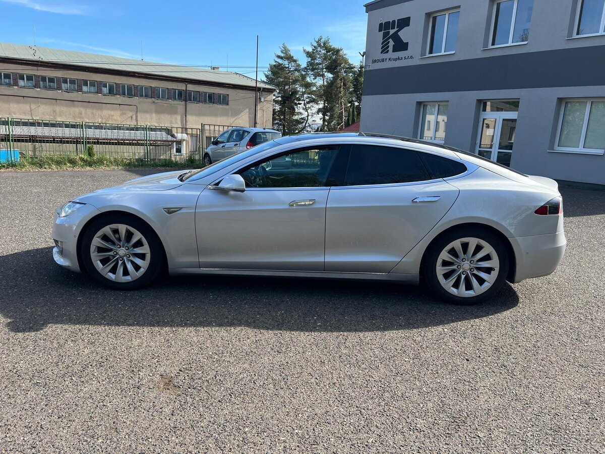 Tesla model S 90D freeSCH, tažné, první majitel, nebourané - 2